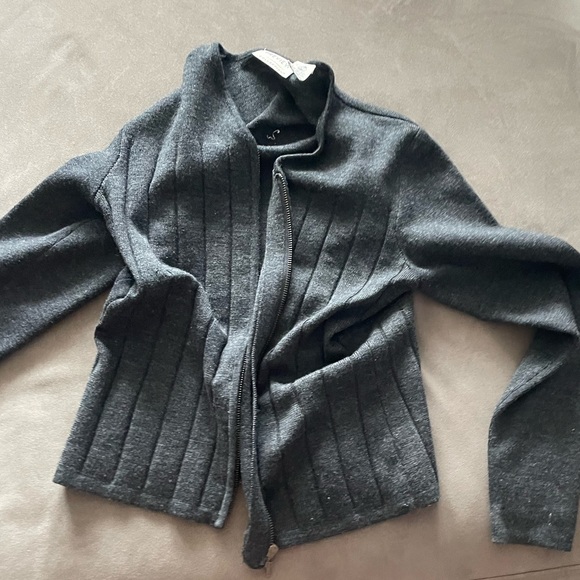 Preview Collection Sweaters - USED— preview brand sweater grey color, 100% merino wool.